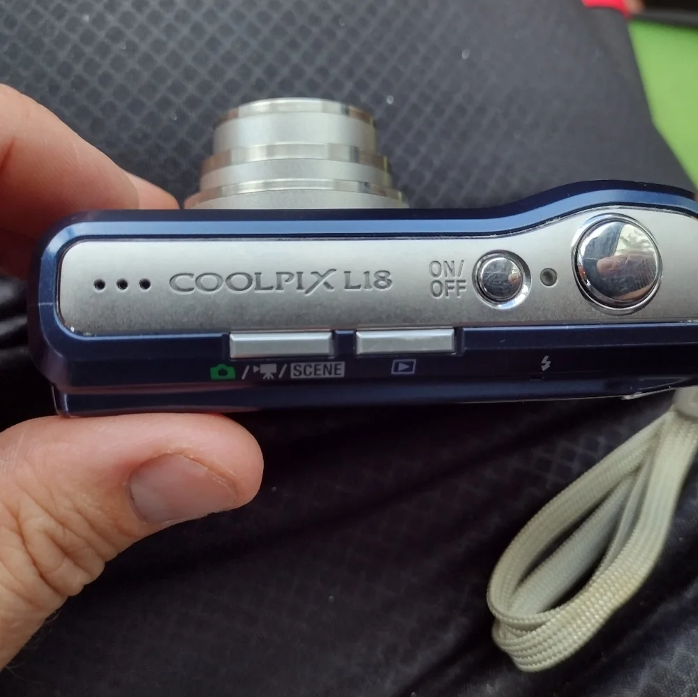 Nikon Coolpix L18 digital camera with free carrying case